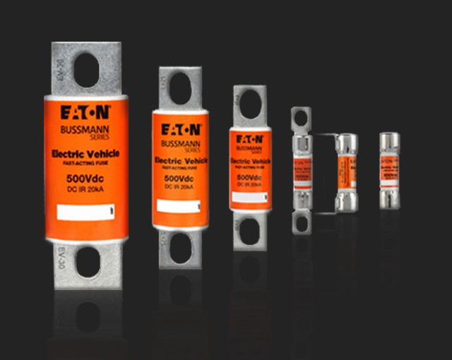Compact fast acting fuse  